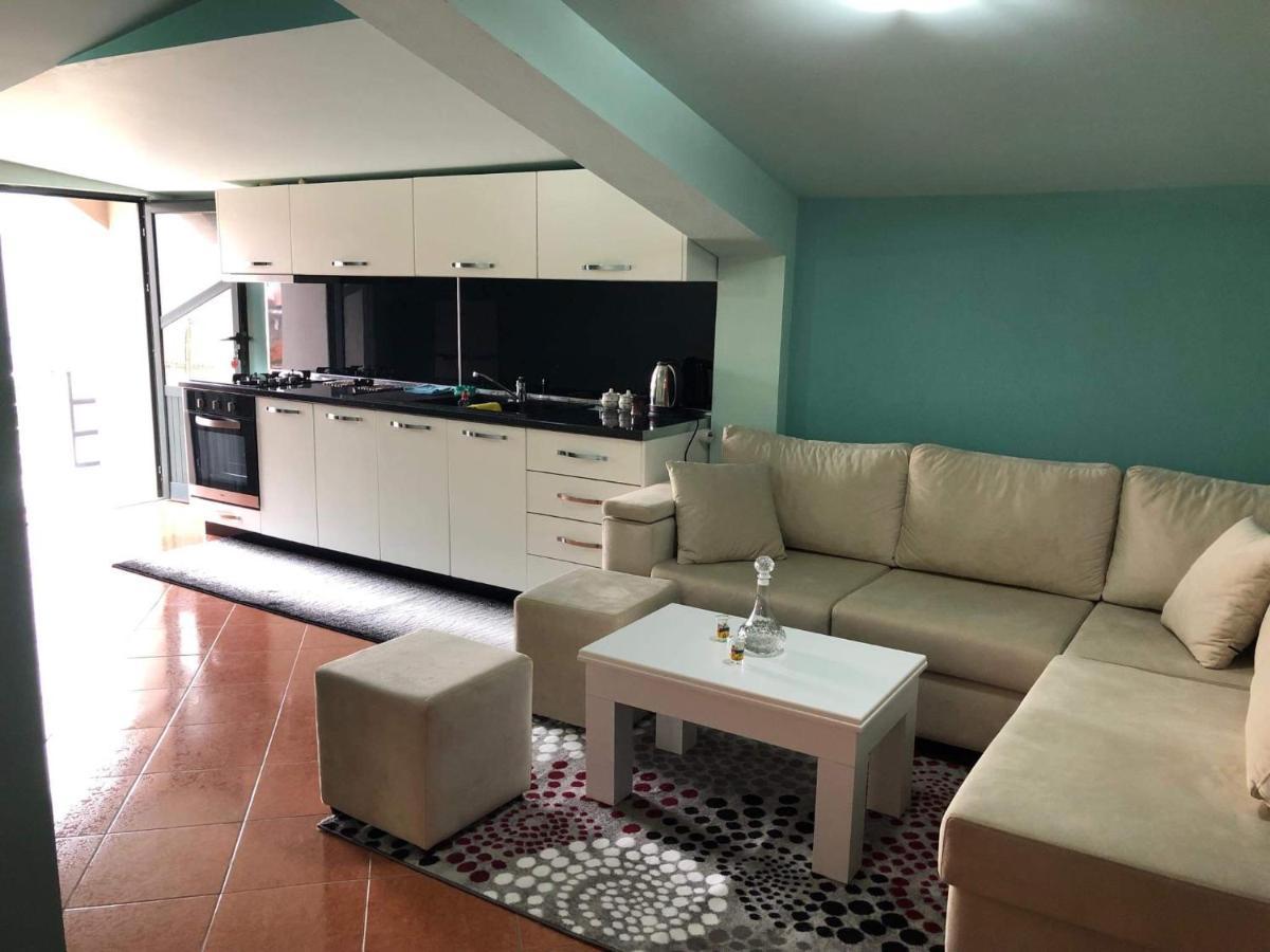 Modern Apartment By Ceni, Elbasan Esterno foto