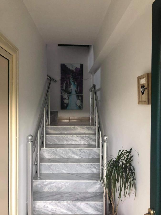Modern Apartment By Ceni, Elbasan Esterno foto